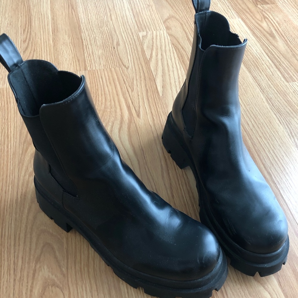 Zara leather chunky sole Chelsea boot